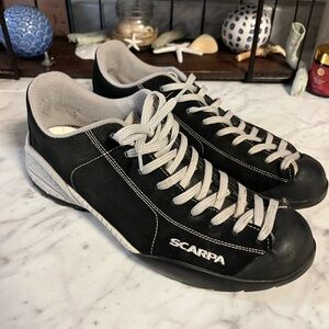 Scarpa Men's Black and White trail shoes